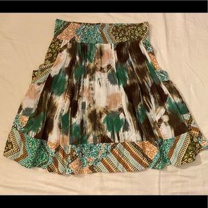 Elasticized high waist skirt